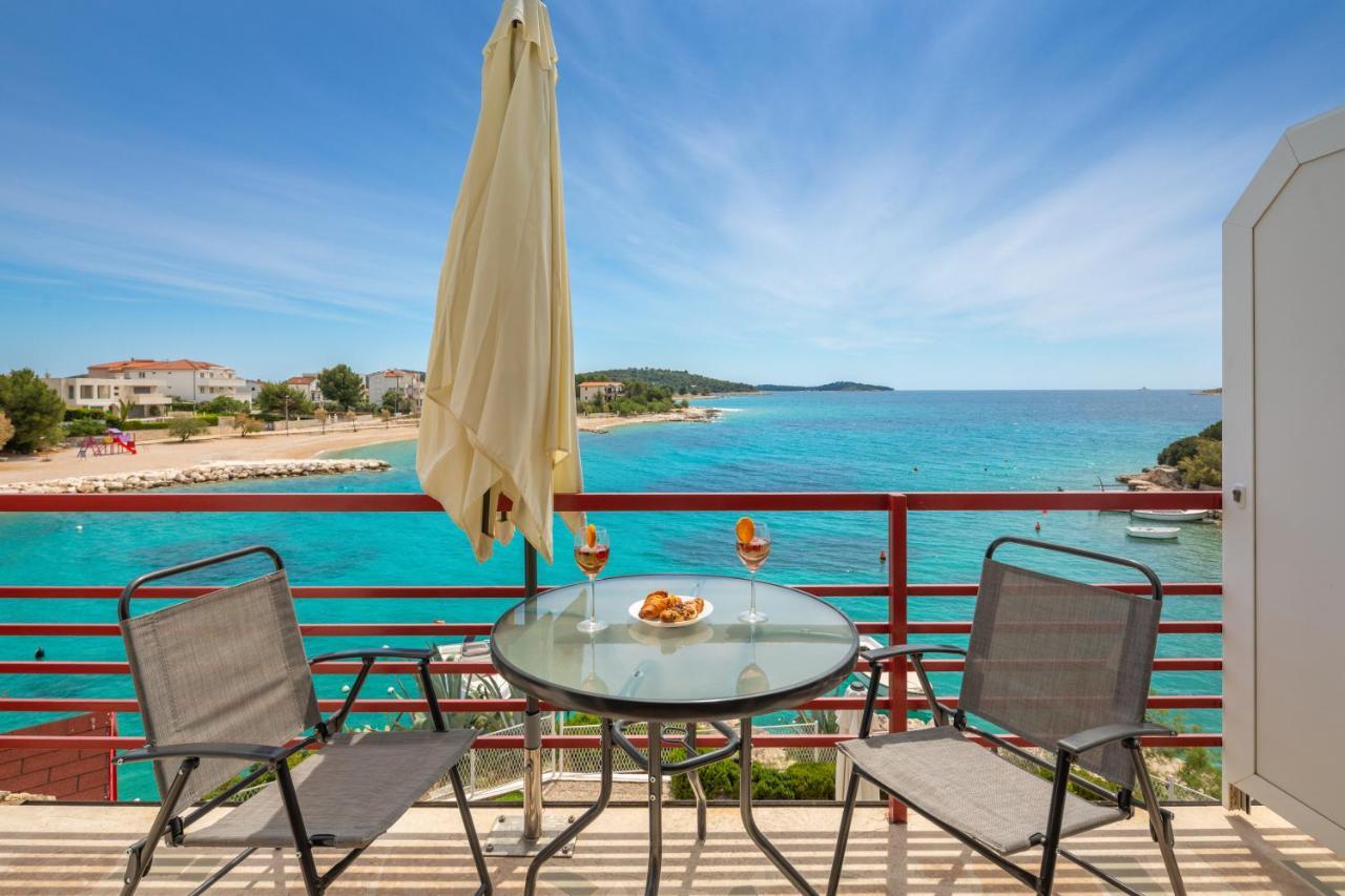 Apartments Villa Zrinka - Last Season Ever! Рогозница Экстерьер фото